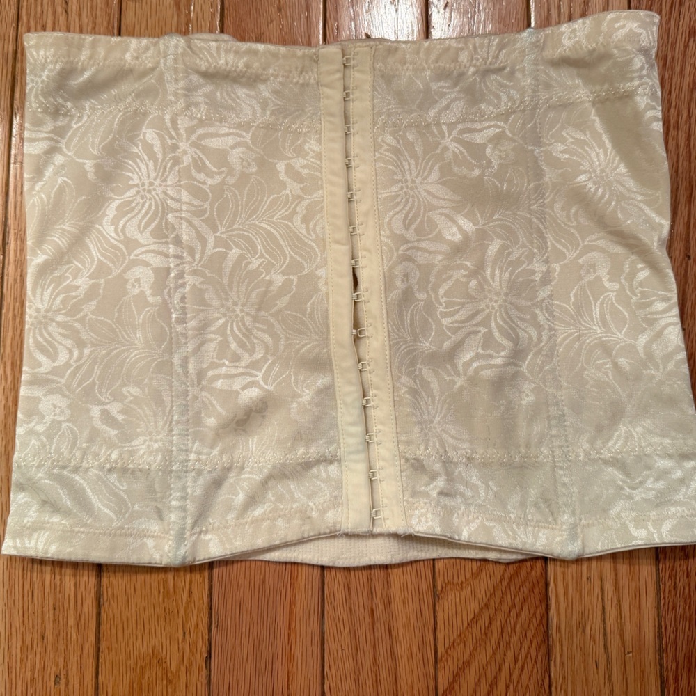Maidenform Cream Corset Shapewear Size L